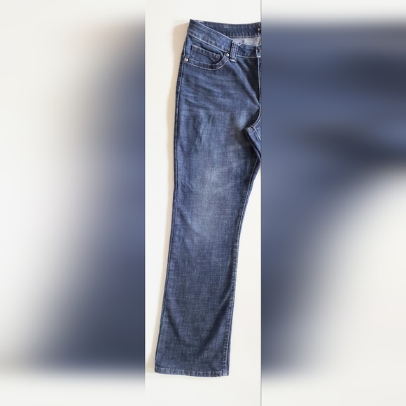 Lee Platinum Label  Size 14M Midrise Barely Bootcut Blue Denim Jeans - Picture 3 of 7